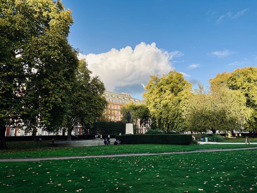 Ghosts and Legends of Mayfair Walking Tour - London - St James’s Palace and the final murder mystery
