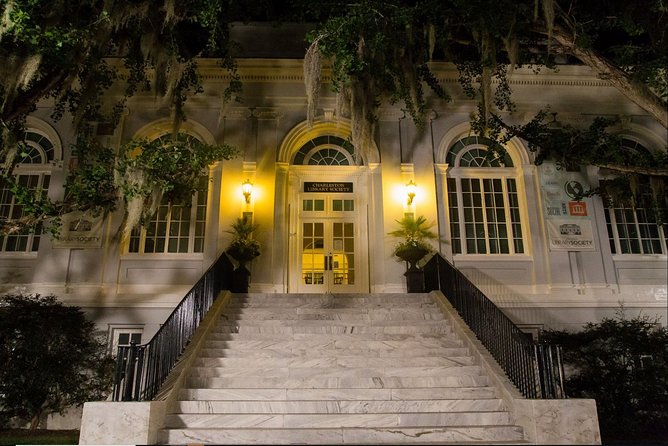 Ghosts of Charleston Night-Time Walking Tour with Unitarian Church Graveyard - What the stories are really like