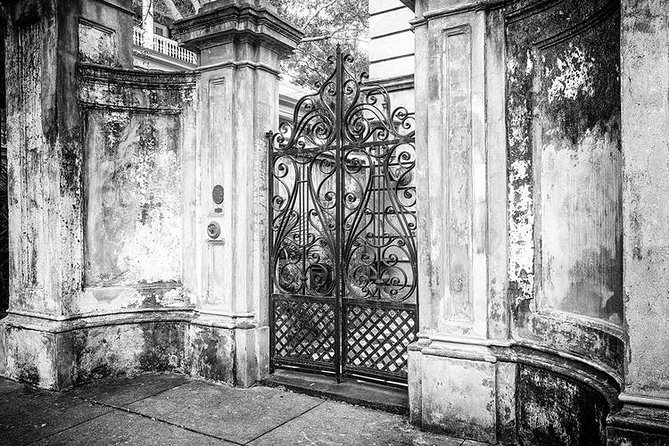 Ghosts of Charleston Night-Time Walking Tour with Unitarian Church Graveyard - The best way to plan your evening
