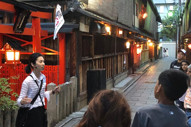 Gion Walking Tour by Night - Why Gion works best at night
