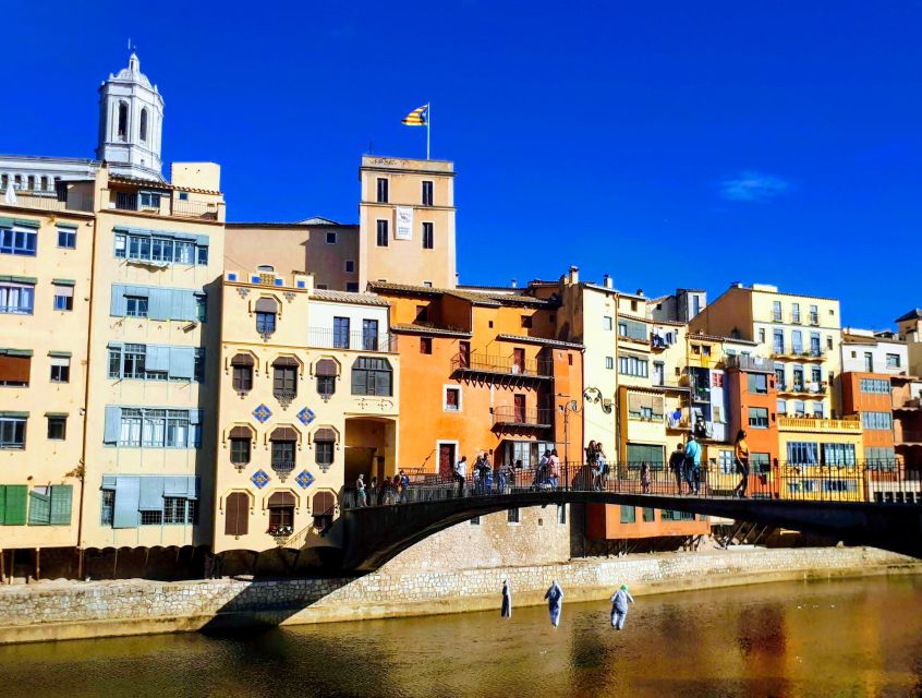 Girona: Small Group Walking Tour - Wandering through the Jewish quarter