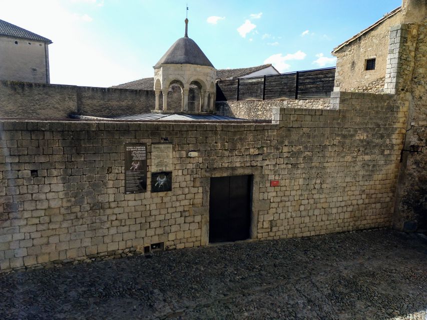 Girona: Small Group Walking Tour - The Onyar River and the Eiffel bridge