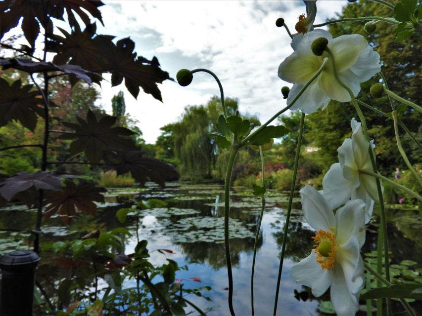 Giverny Village Walking Tour & Skip-the-Line to Monet Garden - The Japanese bridge and water lily pond