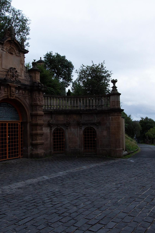Glasgow: Ghouls, Ghosts & Gruesome Tales Guided Walking Tour - Starting beside Glasgow Cathedral