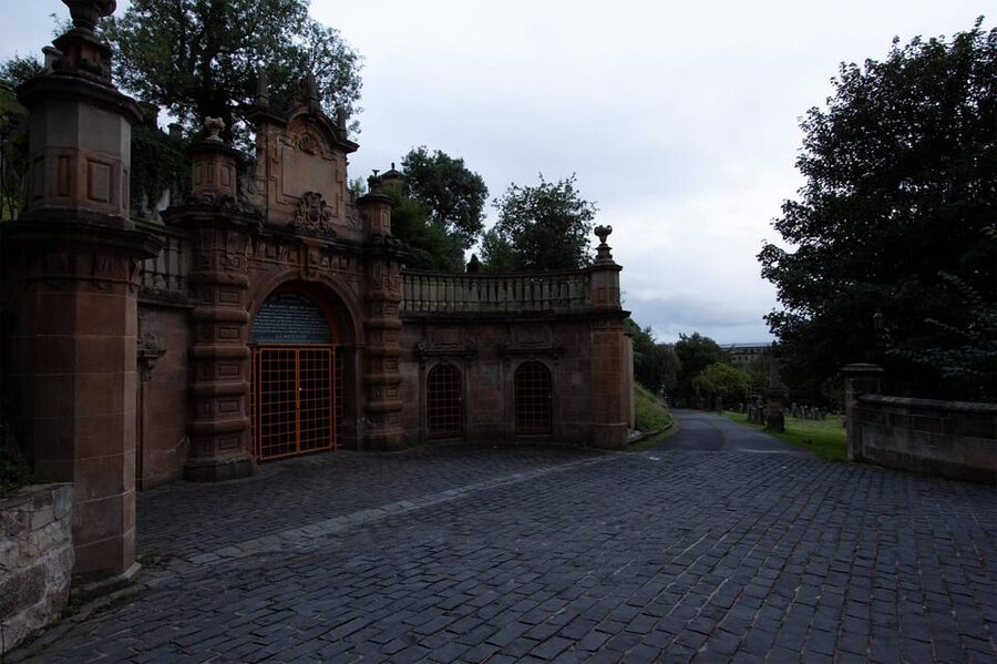 Glasgow: Ghouls, Ghosts & Gruesome Tales Guided Walking Tour - Cathedral House Hotel and a return to the cathedral