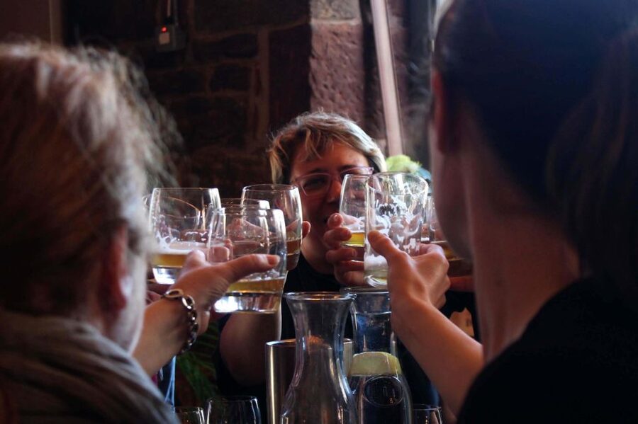 Glasgow: Pubs & History Guided Walking Tour with Beer - The second beer stop widens the Scottish selection