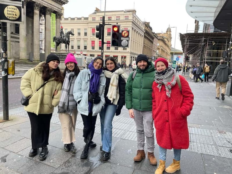 Glasgow: The streets with a Glaswegian guide: Walking Tour - Starting beside George Square