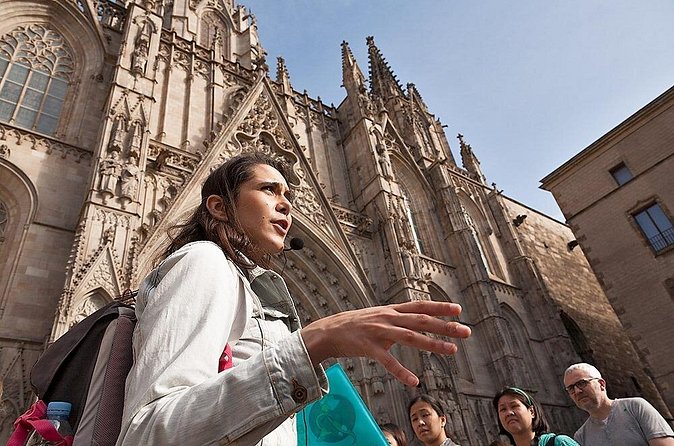 Gothic Quarter Donation-Based Walking Tour in English - Finishing at Santa Maria del Mar and El Born