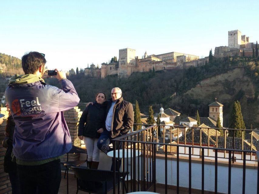 Granada: Albaicín and Sacromonte 2.5-Hour Walking Tour - Sacromonte and the Cave Homes