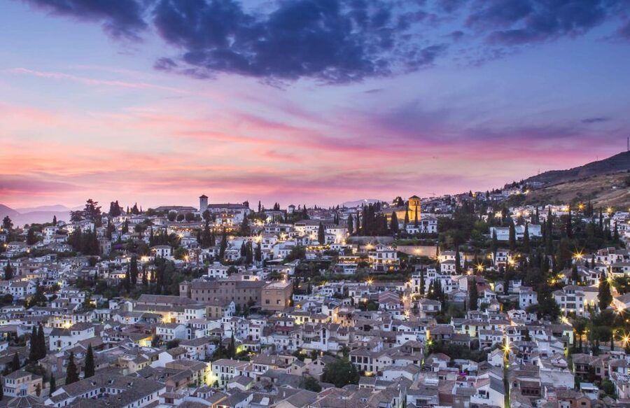 Granada: Albaicin and Sacromonte Evening Walking Tour - Key points before you book