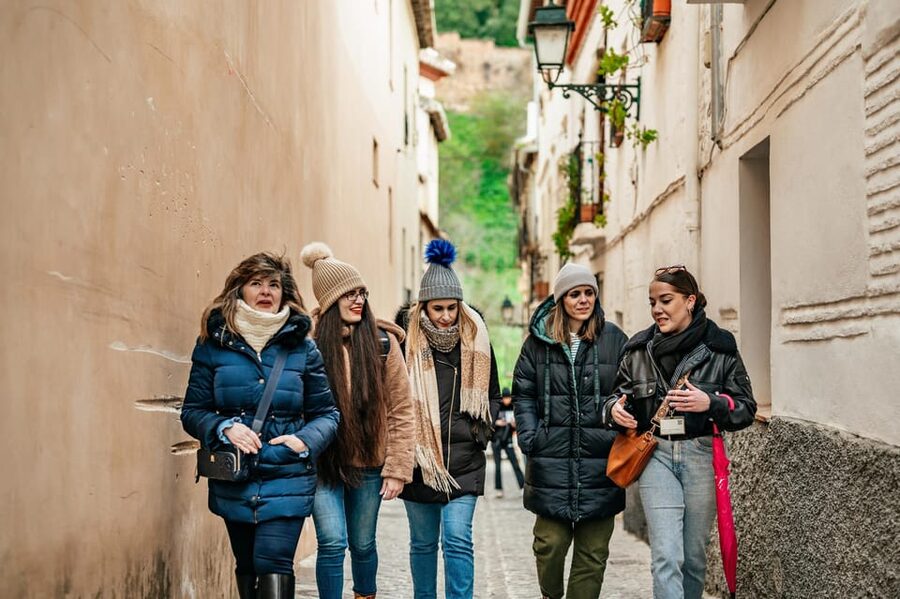 Granada: Albaicín and Sacromonte Guided Sunset Walking Tour - Is $17 a good value?