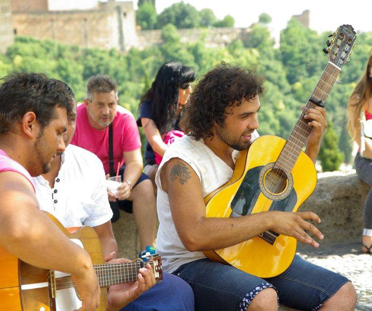 Granada: Albaicín, Sacromonte & Museum of Caves Walking Tour - Who should book this tour?