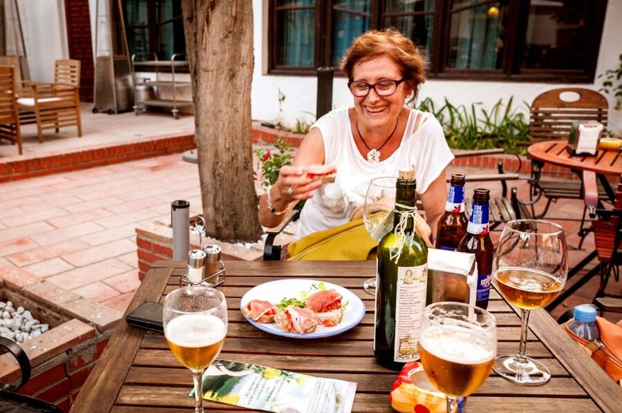 Granada: Albayzin and Sacromonte Walking Tour - Is two hours enough for these neighborhoods?