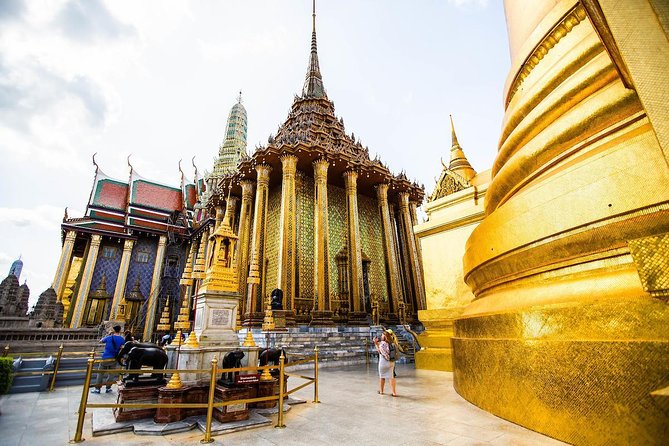 Grand Palace, Wat Phra Kaew, Wat Pho and Wat Arun Walking Tour From Bangkok - What makes this Bangkok temple tour useful