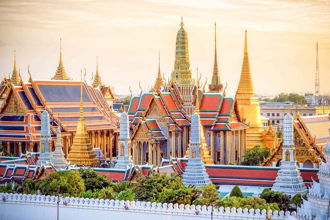 Grand Palace, Wat Phra Kaew, Wat Pho and Wat Arun Walking Tour From Bangkok - The Grand Palace: royal power in one crowded compound