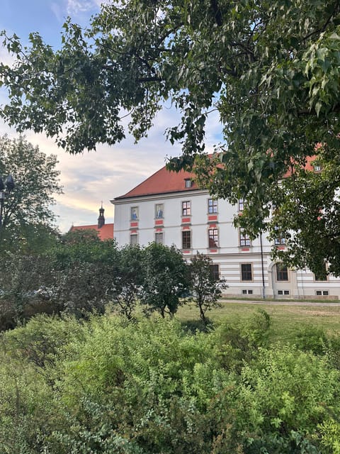 Group city tour (walking tour) through Wroclaw in German - Sand Island and Tumski Bridge