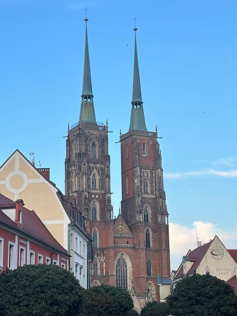 Group city tour (walking tour) through Wroclaw in German - Market Square and the great Town Hall