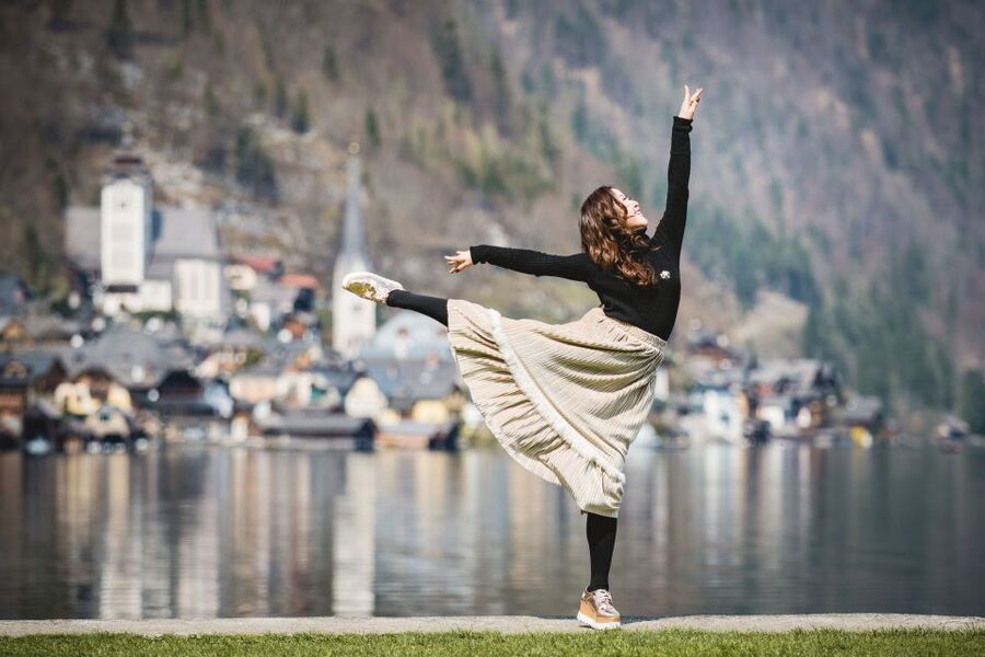 Hallstatt: 2-Hour Guided Walking Tour with Photographer - The Oberer Weg and views above the rooftops