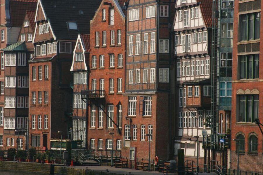 Hamburg: Guided Port Walk for Families - Who should book this Hamburg family tour?
