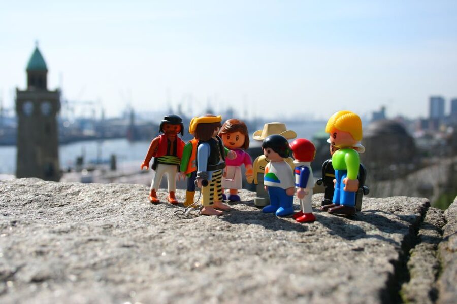 Hamburg: Guided Port Walk for Families - Following the canals through Speicherstadt