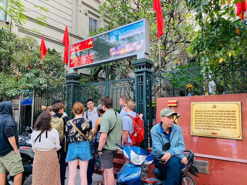 Hanoi: Cho Gioi Vietnam War History Walking Tour - Starting at 24B Chua Vua Street