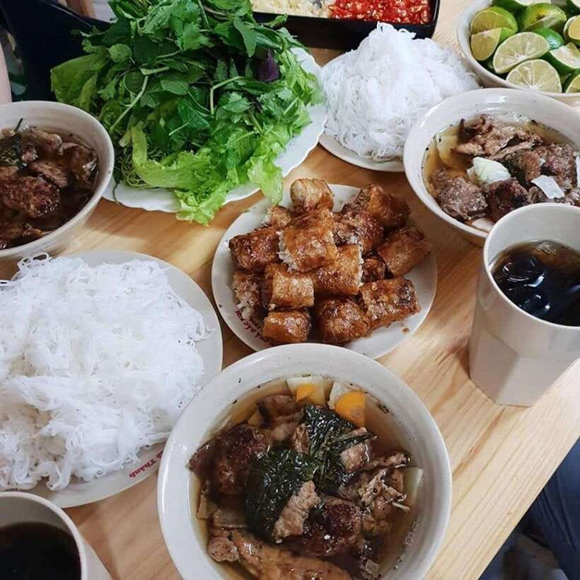 Hanoi: Michelin Guide Street Food Walking Tour - Why this food walk works so well in Hanoi