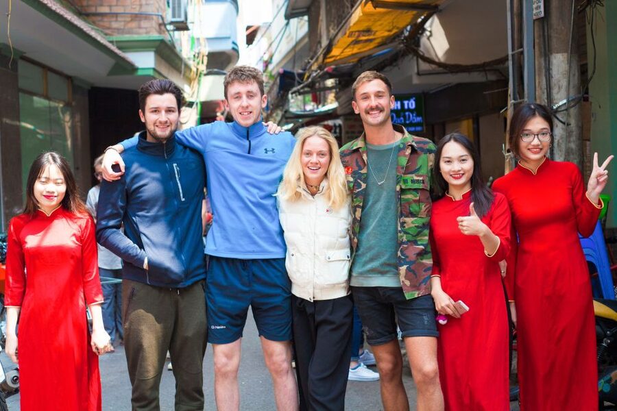 Hanoi: Small-Group Street Food Walking Tour - Banh mi delivers the quickest big flavor