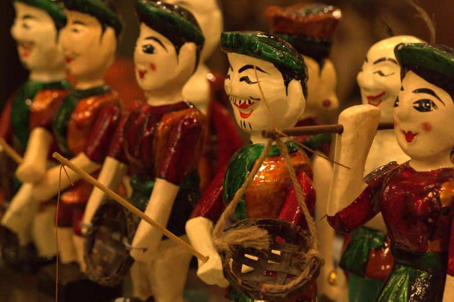 Hanoi: Street Food Walking Tour & Water Puppet Show - What vegetarians and cautious eaters should know
