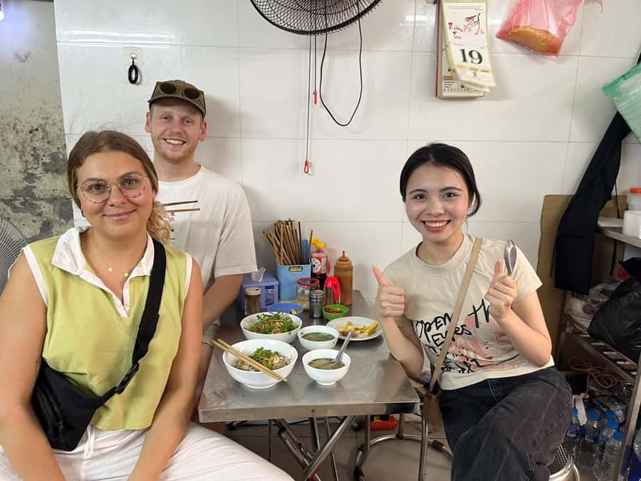 Hanoi: Street Food Walking Tour & Water Puppet Show - Guides who make the difference