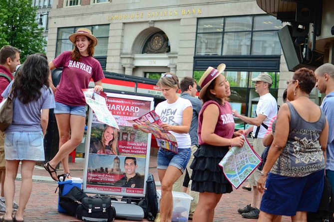 Harvard University Campus Guided Walking Tour - Walking through Harvard Yard