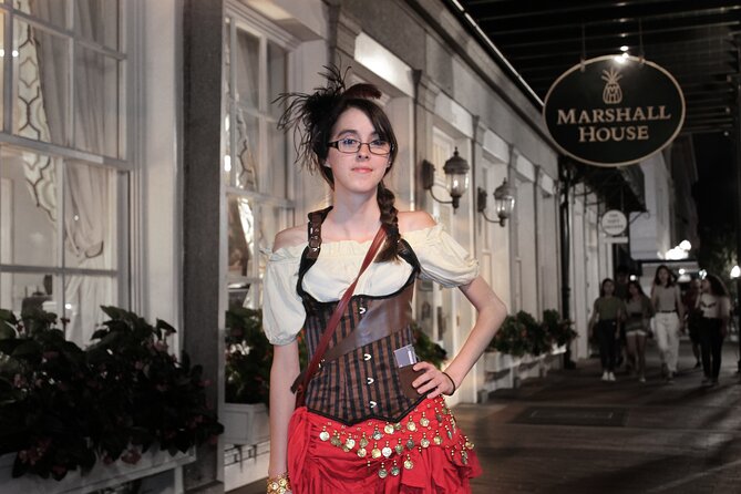 Haunted Savannah Booze and Boos Ghost Walking Tour - Why the small group size helps