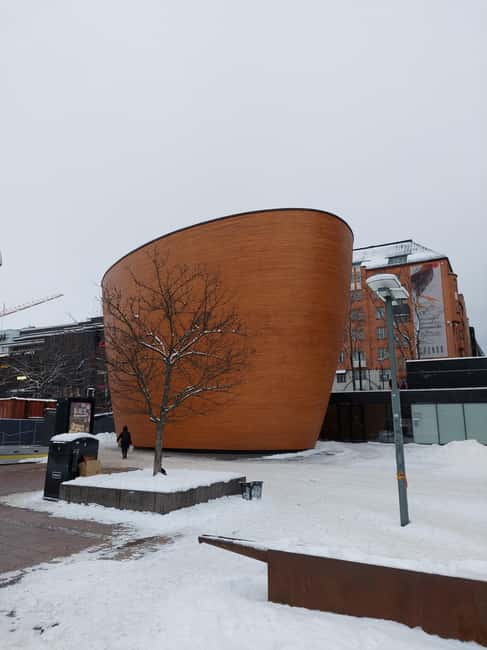 Helsinki: A Finntastic Walking Tour with a Local Guide - How the guides shape the experience