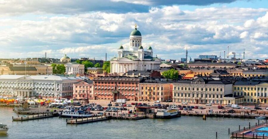 Helsinki: Private Walking Tour with a Local Guide - Seeing Helsinki’s churches and civic architecture
