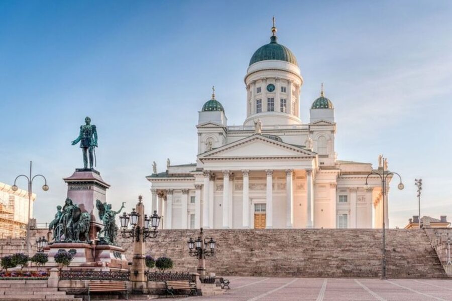 Helsinki: Private Walking Tour with a Local Guide - Choosing two, three, or six hours