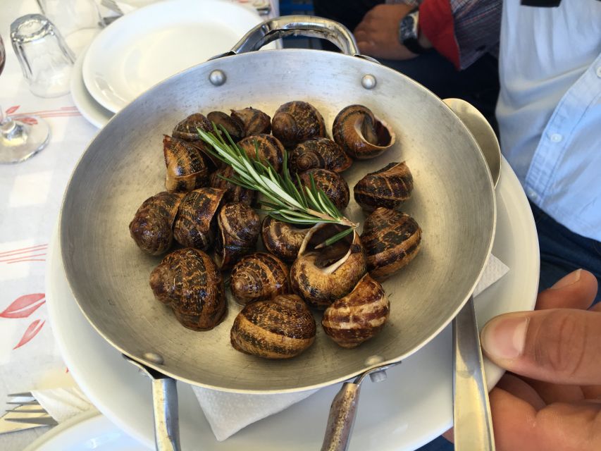 Heraklion: Food Tastings Walking Tour - What the guide adds to the experience