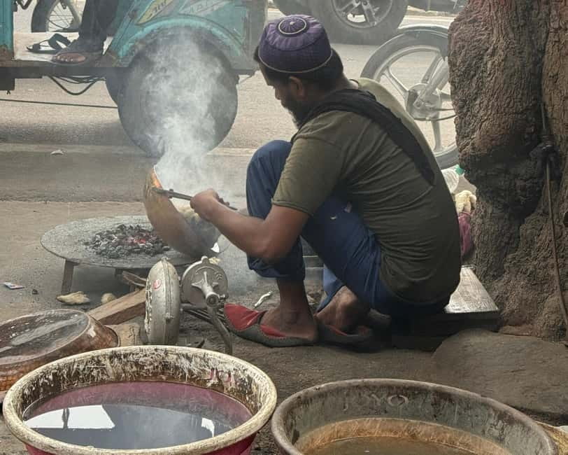 Heritage Walk & Street Food Tasting in Jaipur - Starting at Golcha Cinema