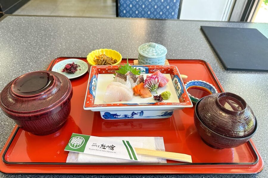 Hiroshima: Miyajima Half-day Historical Walking Tour - Museum time and a lunch built around Hiroshima food