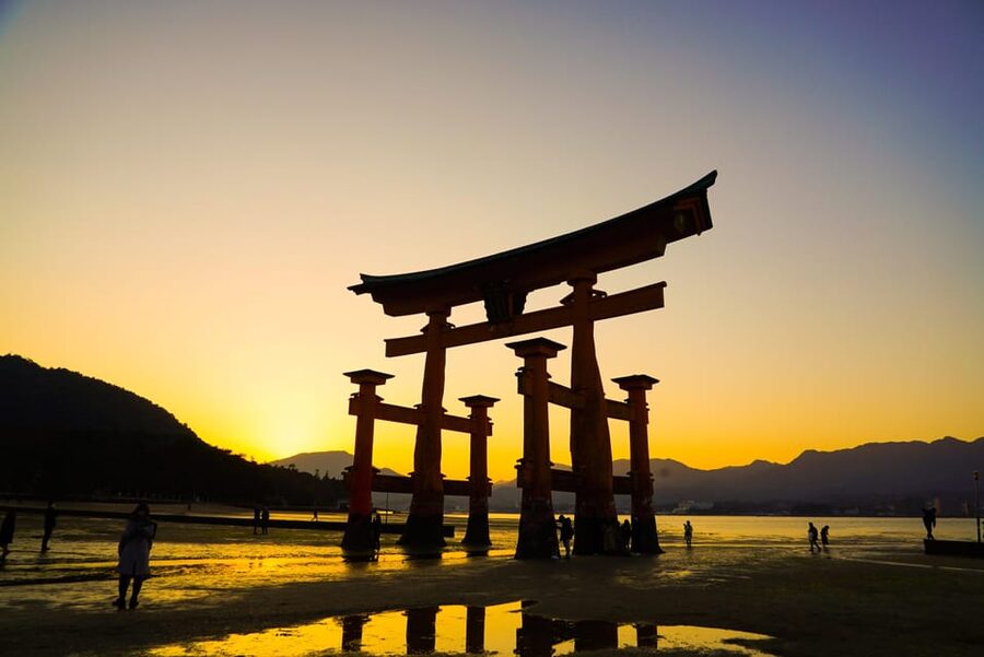 Hiroshima: Miyajima Half-day Historical Walking Tour - Is $106 good value?