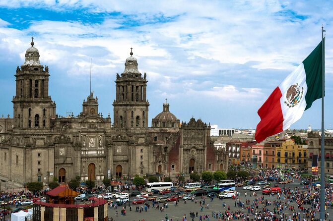Historic Downtown Walking Tour - Plaza Manuel Tolsá and the statue of El Caballito