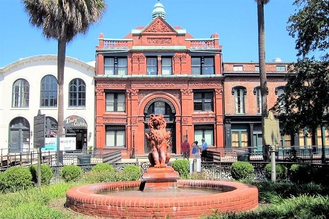 Historic Savannah Guided Walking Tour - How Savannah’s squares shape the walk