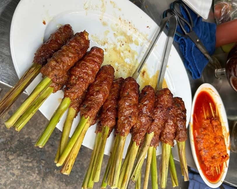 Ho Chi Minh City: Super Niche Walking Street Food Tour - District 10 and the food locals actually eat