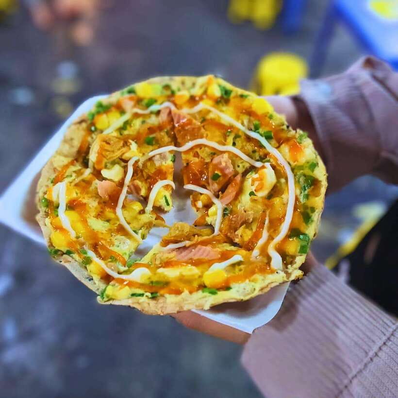 Ho Chi Minh City: Walking Food Tour with 13 Tastings - The District 10 food stops