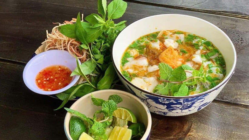 Ho Chi Minh City: Walking Food Tour with 13 Tastings - Starting at the War Remnants Museum or your hotel
