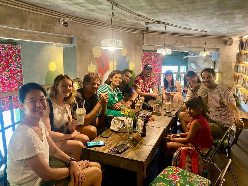 Ho Chi Minh City: Walking Tour with Local Guide - Cong Coffee and a welcome pause