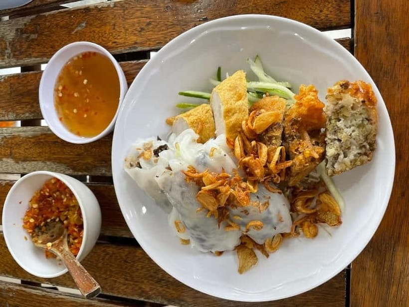 Ho Chi Minh: Original Walking Street Food Tour with Foodies - Ho Thi Ky Food Street after dark