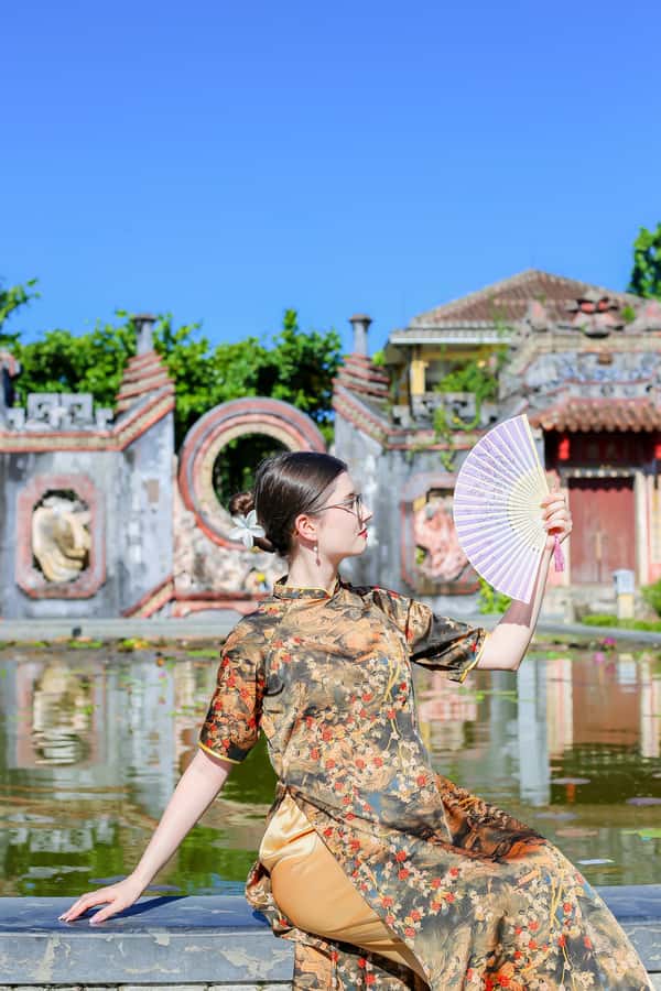 Hoi An/Da Nang: Private Photoshoot & Guided Walking Tour - Golden walls, old houses, and Yellow Alley