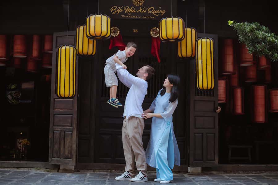 Hoi An/Da Nang: Private Photoshoot & Guided Walking Tour - The Hoai River and lantern-lit Hoi An