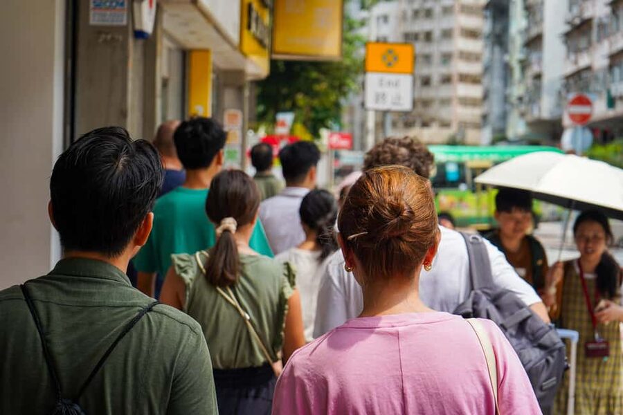 Hong Kong: Dark Side of Hong Kong Caged Homes Walking Tour - Inside the 100-square-foot subdivided flat