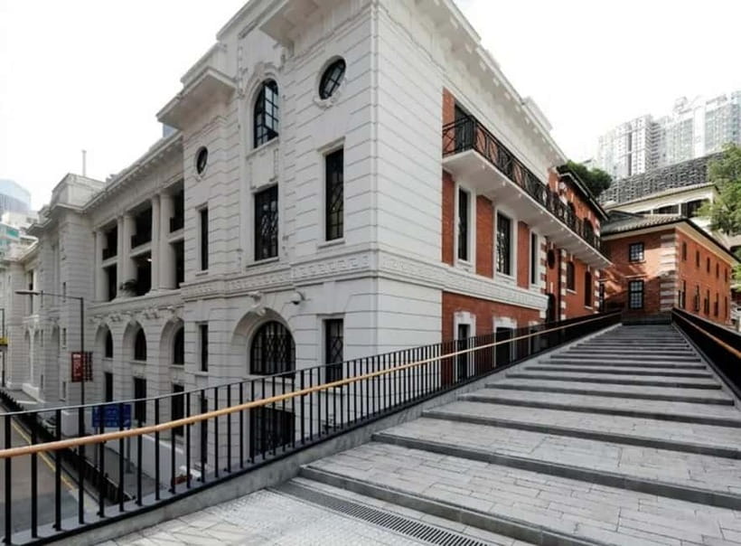 Hong Kong Day Tour: Priority Peak Tram, City Walk & Dim Sum - Key points to know before booking
