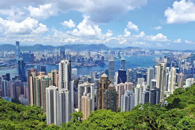 Hong Kong Day Tour: Priority Peak Tram, City Walk & Dim Sum - Priority boarding makes the Peak Tram worthwhile